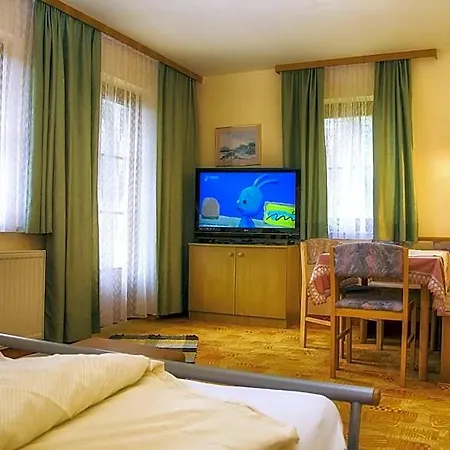 B&B Gaestehaus Goetz 3*