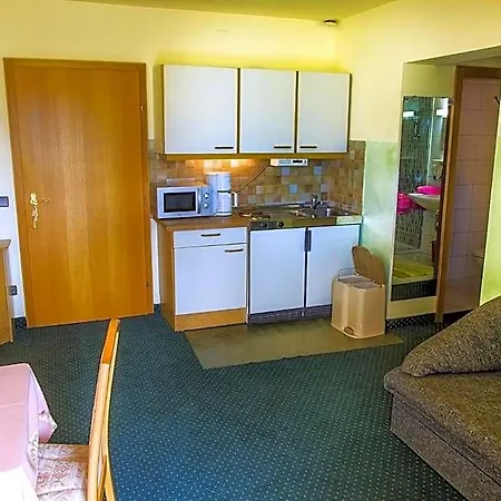 B&B Gaestehaus Goetz 드로볼라흐암파케르시