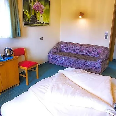 Gaestehaus Goetz B&B 드로볼라흐암파케르시