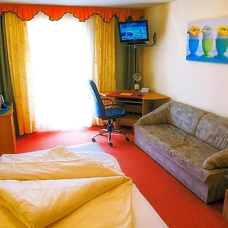 B&B Gaestehaus Goetz 3*