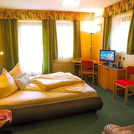 Gaestehaus Goetz B&B 드로볼라흐암파케르시