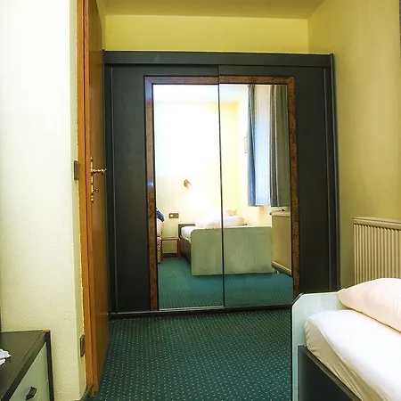 Gaestehaus Goetz 3* 드로볼라흐암파케르시
