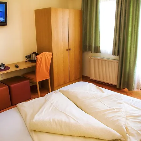 Bed and breakfast Gaestehaus Goetz 3*
