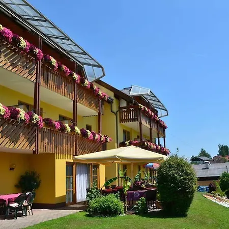 Bed & Breakfast Gaestehaus Goetz 3*