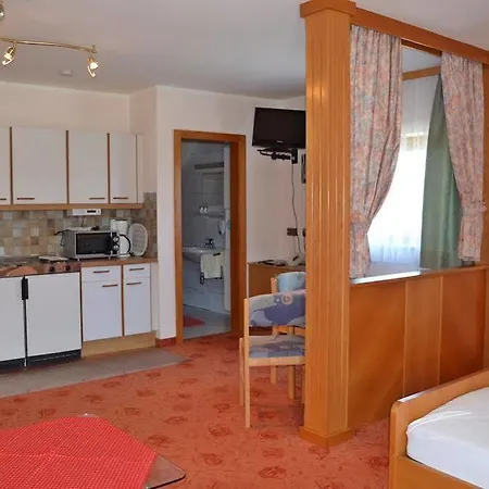 B&B Gaestehaus Goetz 드로볼라흐암파케르시