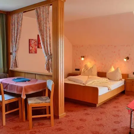 Gaestehaus Goetz 3* 드로볼라흐암파케르시
