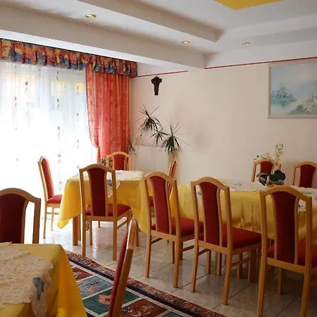 B&B Gaestehaus Goetz 드로볼라흐암파케르시