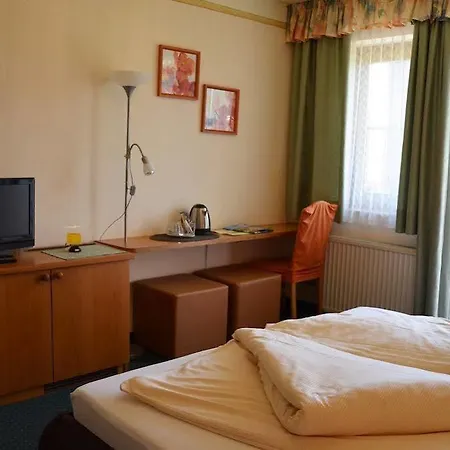 B&B Gaestehaus Goetz 3*