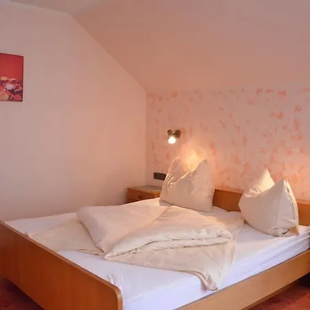 B&B Gaestehaus Goetz 3*