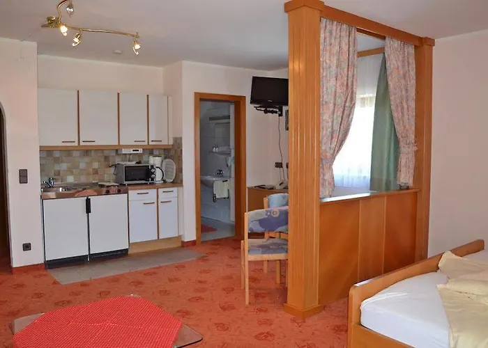 Bed & Breakfast Gaestehaus Goetz Drobollach am Faakersee